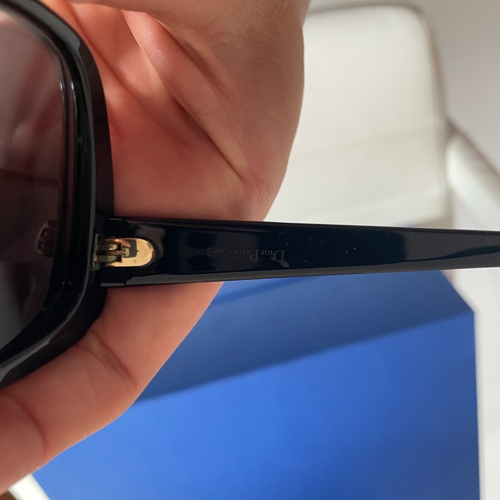 Dior Sunglasses with box - Picture 7 of 10